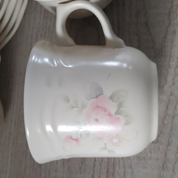 Pfaltzgraff TEA ROSE Set of 6 Cup & Saucer Sets Scalloped Stoneware USA - Picture 2 of 5